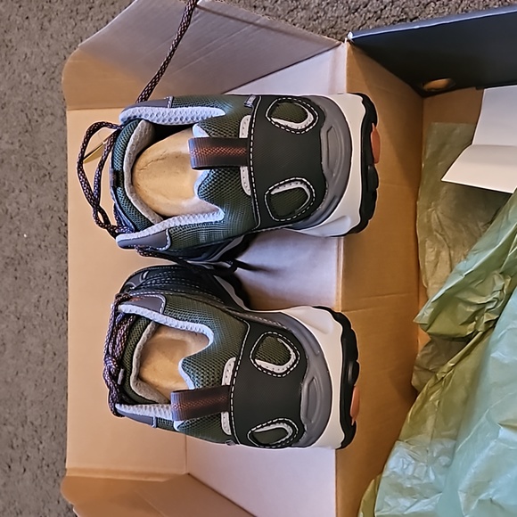 Men's Shoes - Picture 5 of 6